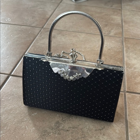 Elegant Black and Silver Clutch with Textured Sparkle - Picture 3 of 3
